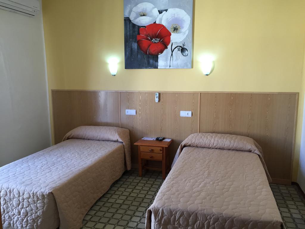 Hostal De Las Heras Badajoz Room photo