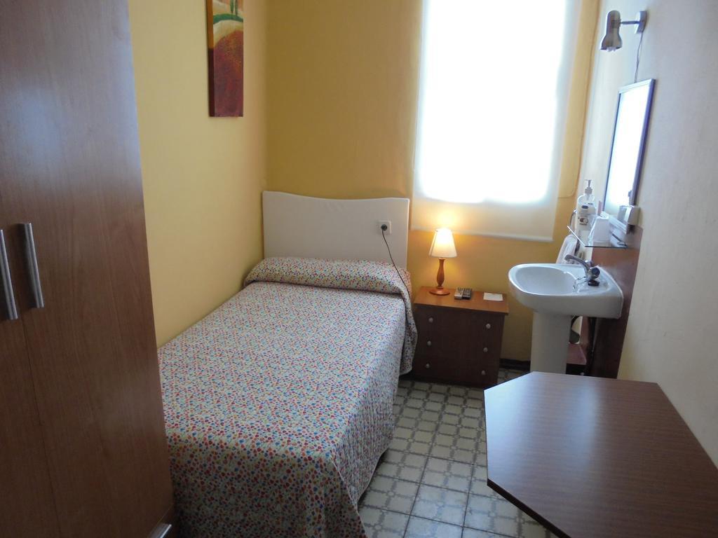 Hostal De Las Heras Badajoz Room photo